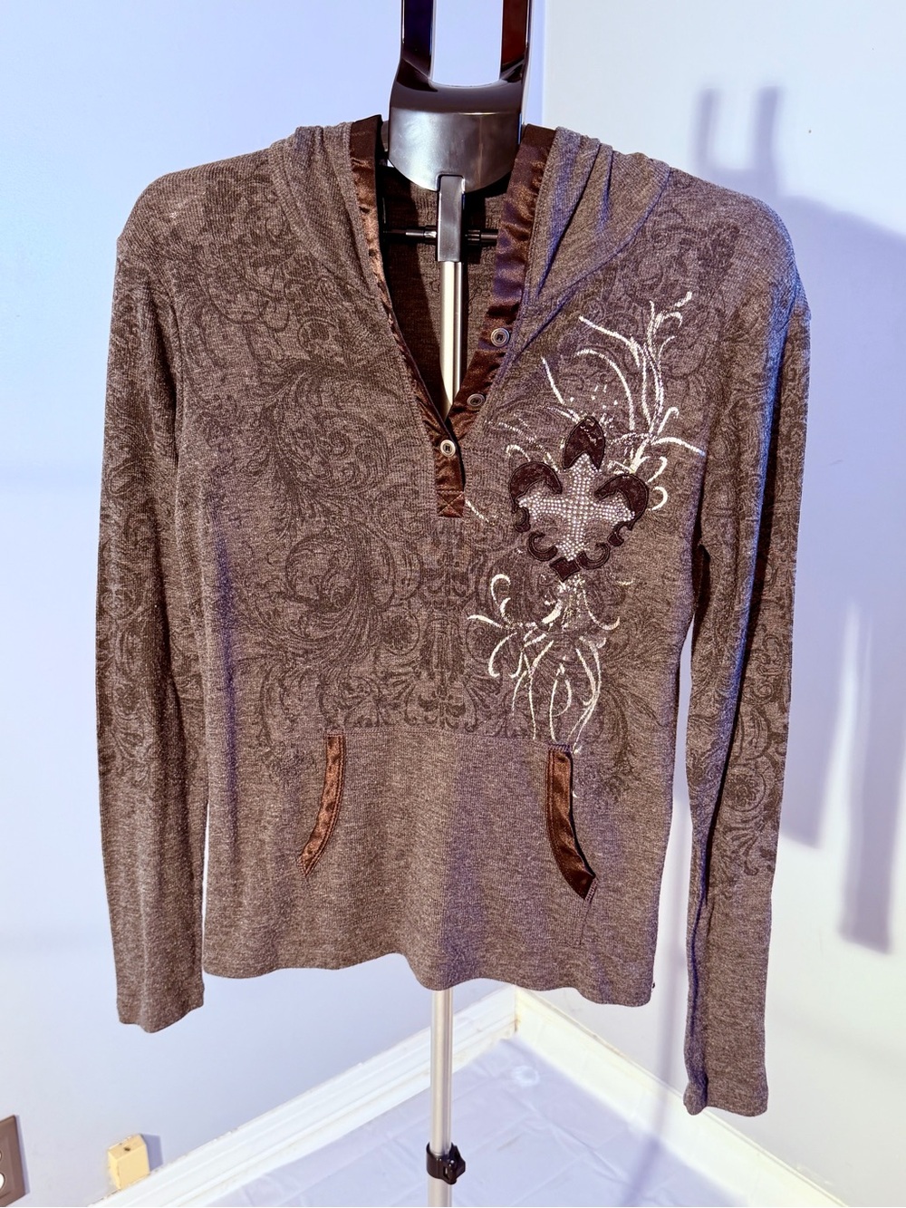 Cowgirl Legend Heather Gray Hooded Pullover with Script Graphic